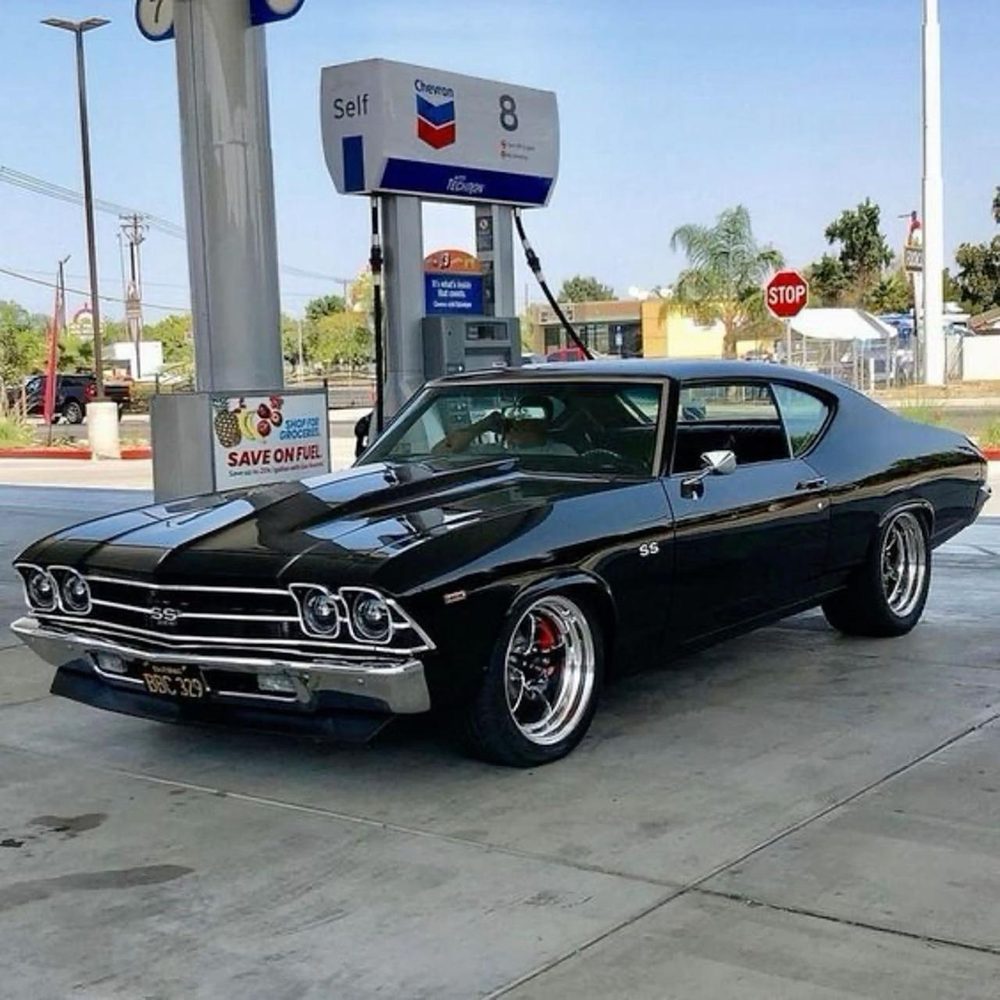 Чорний Chevrolet Chevelle SS